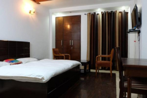 SERVICE APARTMENT near APOLLO HOSPITAL